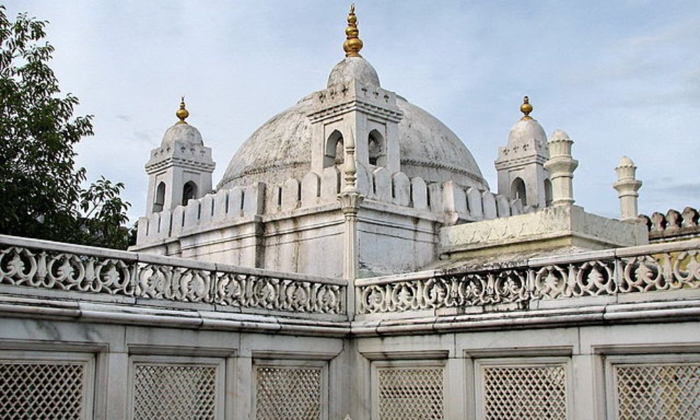 Zainuddin Shirzai’s Maqbara