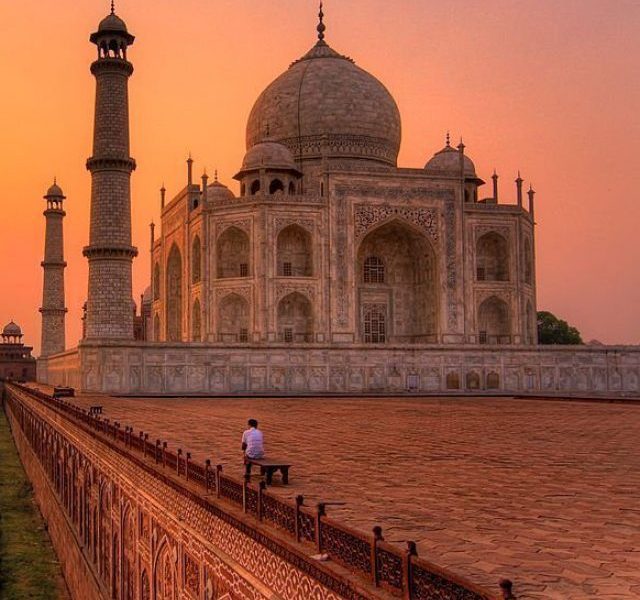 Agra Tour: Explore The Breathtaking Monuments Of India!