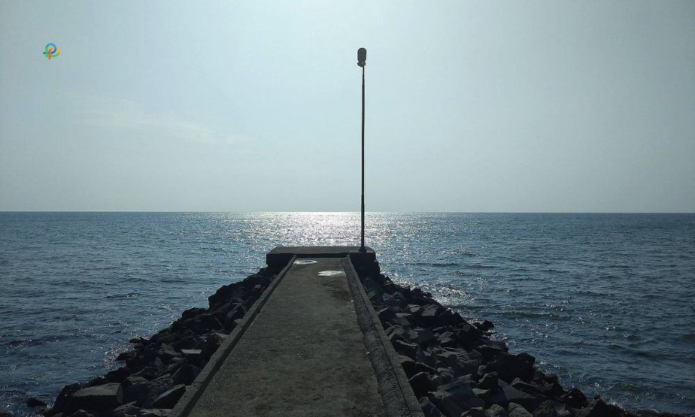 Thirumullavaram Beach