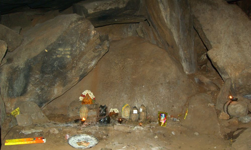 Pambatti Siddhar Cave 