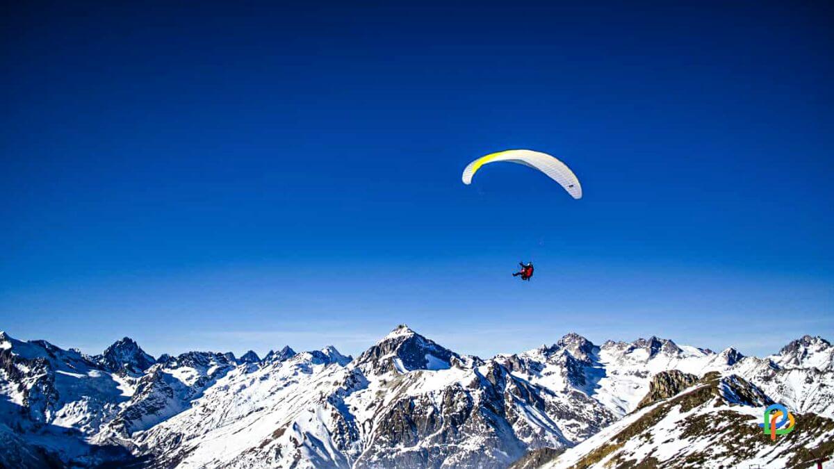 Top Places For Parasailing In India - Himachal Pradesh