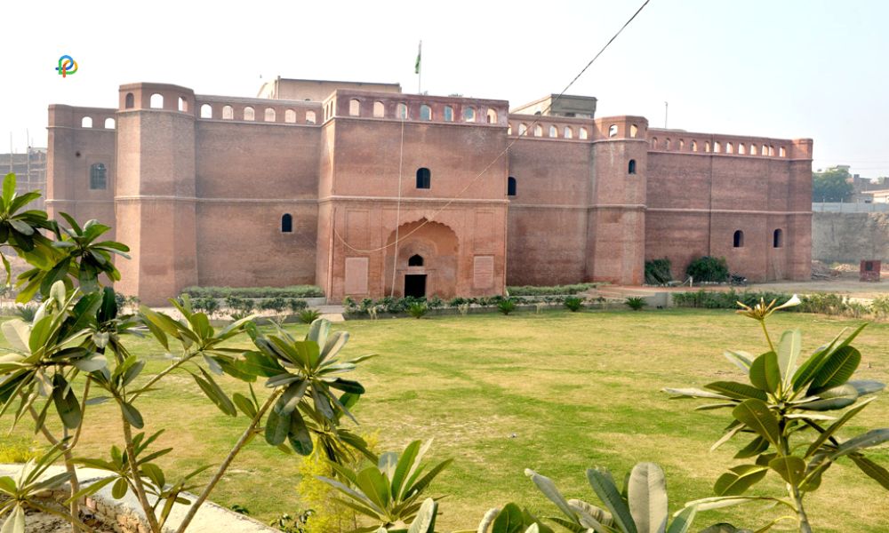 Forts And Palaces Of The Bhai Dynasty