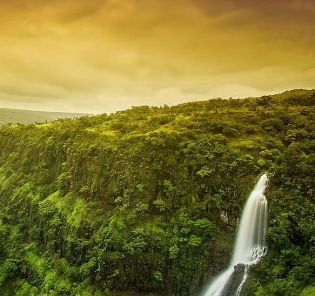 Top_waterfalls_in_Maharashtra-transformed