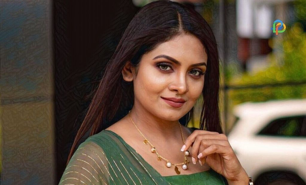 Gayathri Arun: Family, Husband, Age, Career, And More!